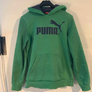  - Jättesnygg hoddie från puma. Fin kvalité. köparen står för frakt🥁