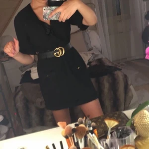 Zara Women klänning i tweed - Super fin Zara klänning i Tweed. Aldrig använd & prislappen finns kvar 😍 