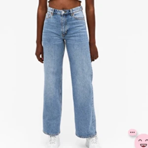 Säljer - Säljer ett par Yoko jeans som knappt kommer till användning längre. Dem är i fint skick och knappt använda. Storlek 24 och har en bra passform. Skicka för fler bilder 200 + frakt