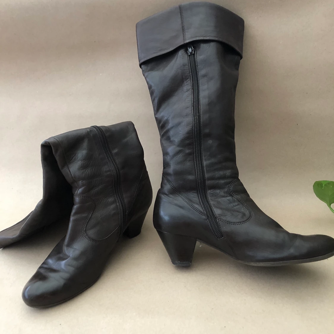 Sköna stövlar i mjukt skinn från Gabor