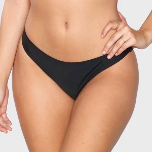 BIKINI UNDERDEL NELLY - {60kr INKLUSIVE FRAKT} superfin svart basic underdel från Nelly.com. Aldrig använd. Hygienlappen sitter inte kvar, men den är bara testad! Skriv för fler bilder, det är inte inte string snarare brasilian.