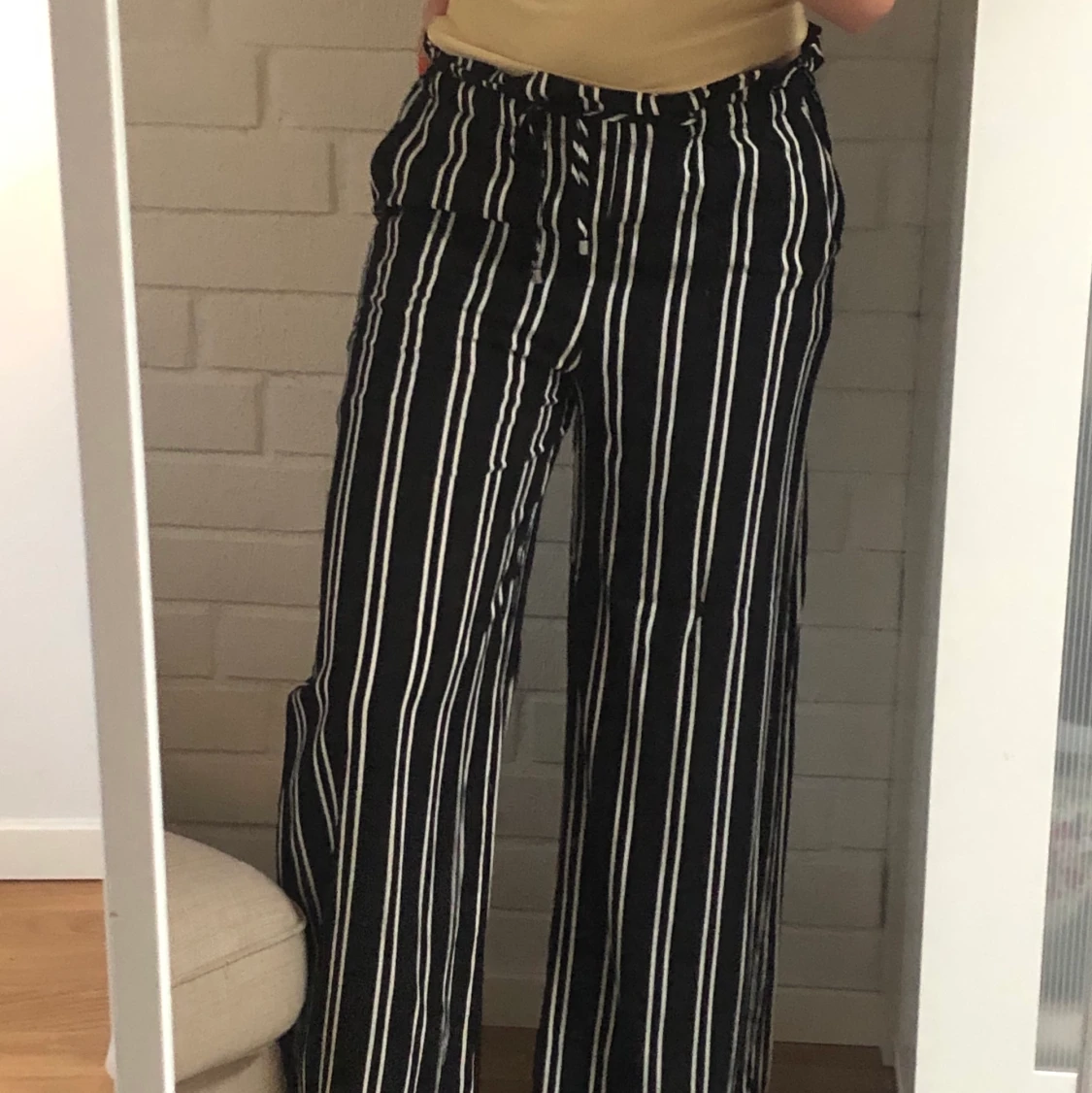 Vida, randiga byxor från Nelly 