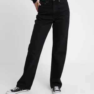 Row weekdaybyxor  - Row weekdaybyxor. Säljer för att de är för små. Använd ett par gånger. Ordinariepris 500. Frakten står köparen för💗