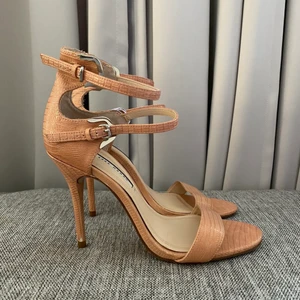 Klackskor - Peachfärgade klackar 🧡🧡🧡 Använda en kväll, klackhöjd 10 cm