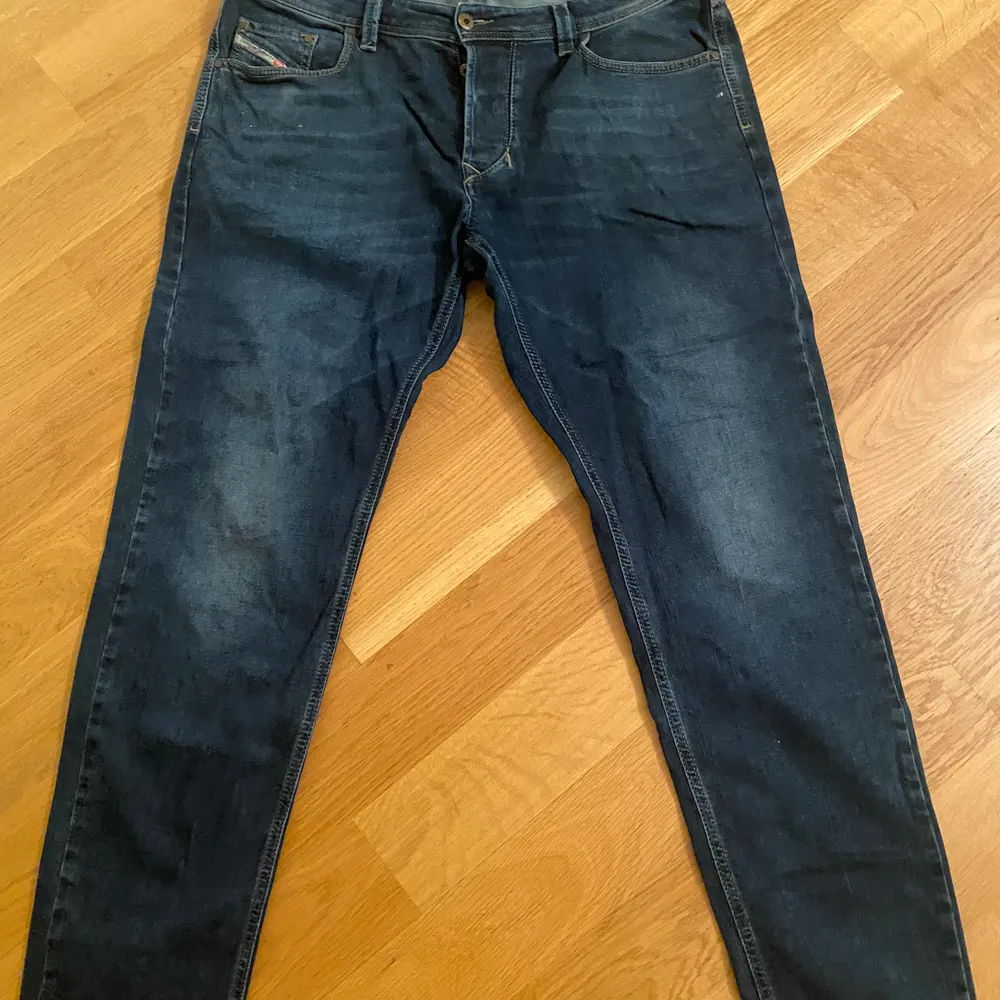 Enkla men fina jeans från Diesel.                                               W36 L32, straight leg.                                                                 Originalpris - 1,200kr. Jeans & Byxor.