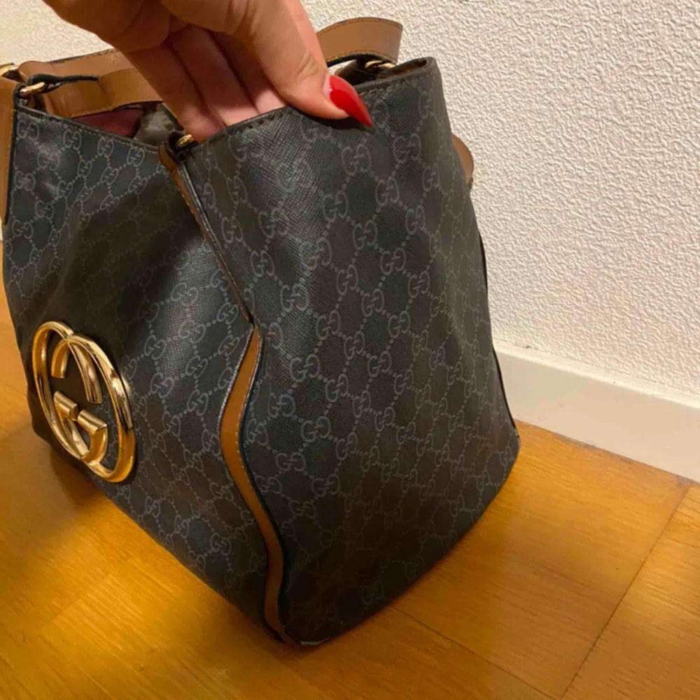 Gucci väska, A-kopia. Använd 1 gång, kan fraktas. . Väskor.