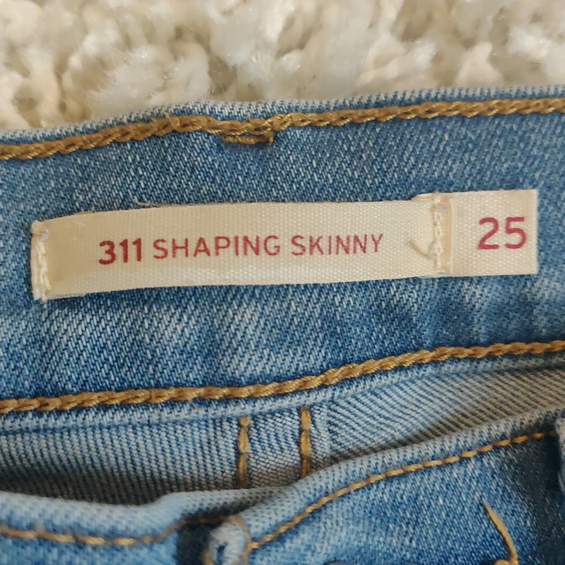 Levi's 311 size 25 - 90