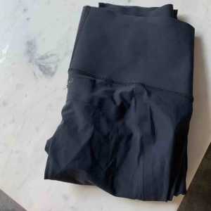  - Cassio tights storlek 38, välanvända. 