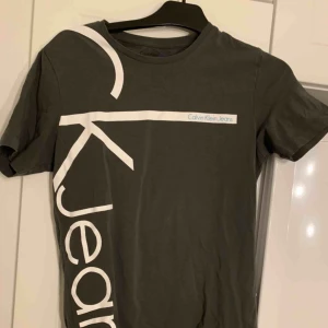  - Använd 2 gånger sen har plagget bara hängt i garderoben senaste året. Den sitter tight och skönt 