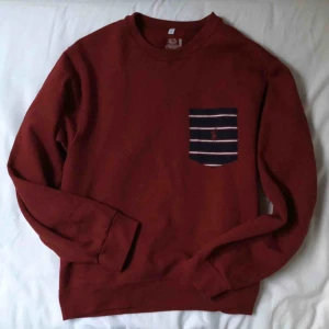  - Sweater från ”Ralp Lauren”, köpt på Beyond Retro. Använd väldigt få gånger. Superbra skick! Betalning via swish, kan mötas upp i Stockholm alternativt frakta då köparen står för frakt.