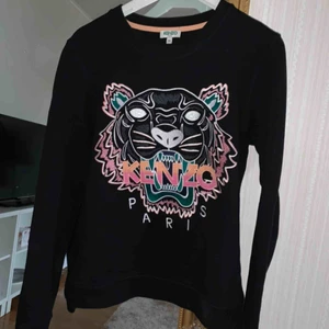 Kenzo tröja  - Jättefin Kenzotröja. Storlek M men passar S! Frakten står köparen för, 79kr 🌸 självklart äkta 