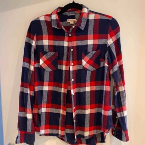  - Köpt på Target, fint skick, ganska liten i storleken mer av en S/M