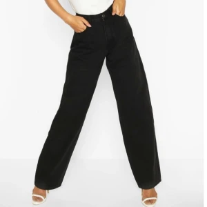 Boohoo tall jeans - (tall) jeans från Boohoo. köpte fel strl så säljer:/ aldrig använda, endast testade!