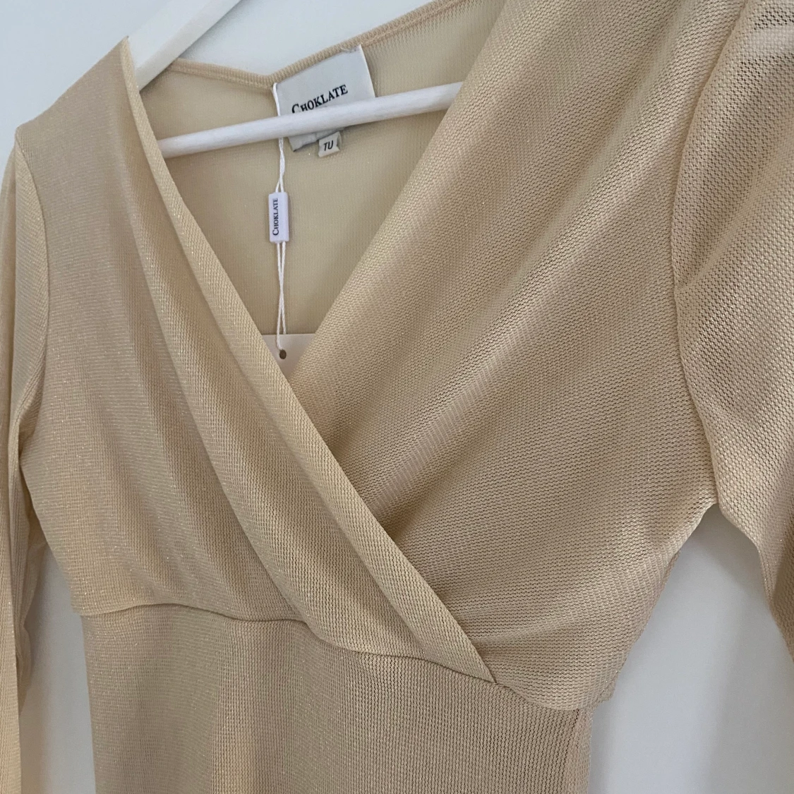 BEIGE GLITTRIG TOPP! - 90