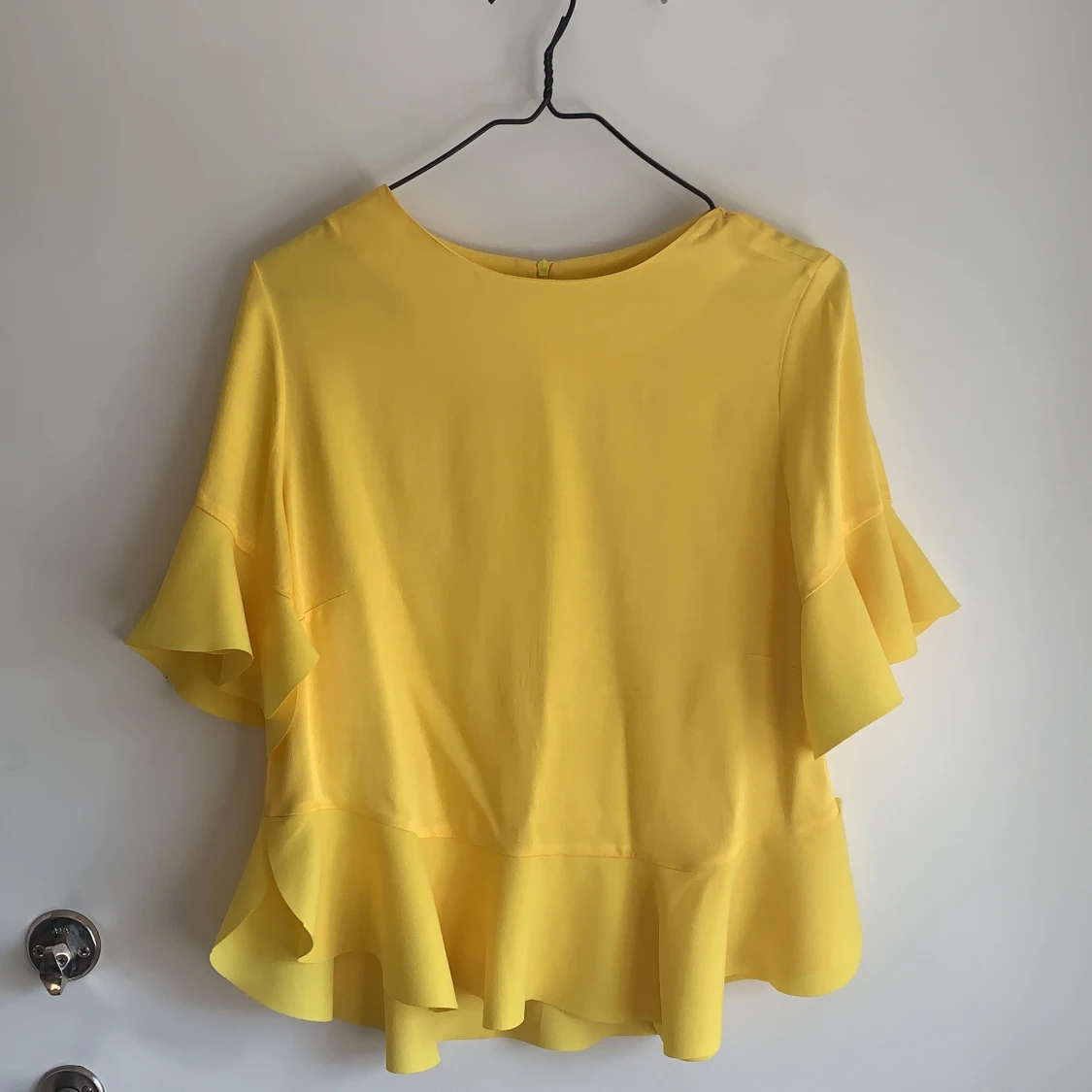 Gul blus från Chiquelle 