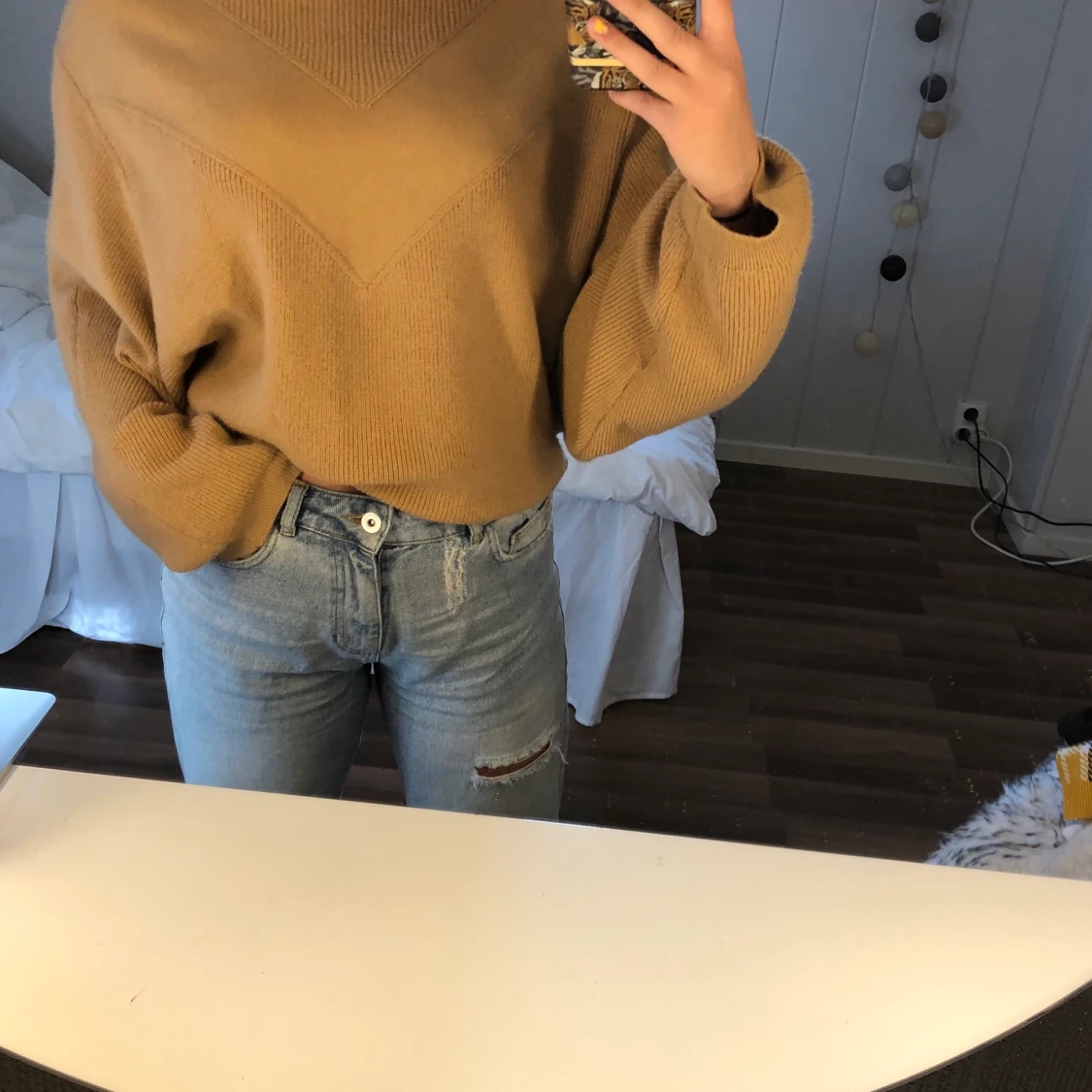 Beige Stickad Tröja Med Turtle Neck - 91