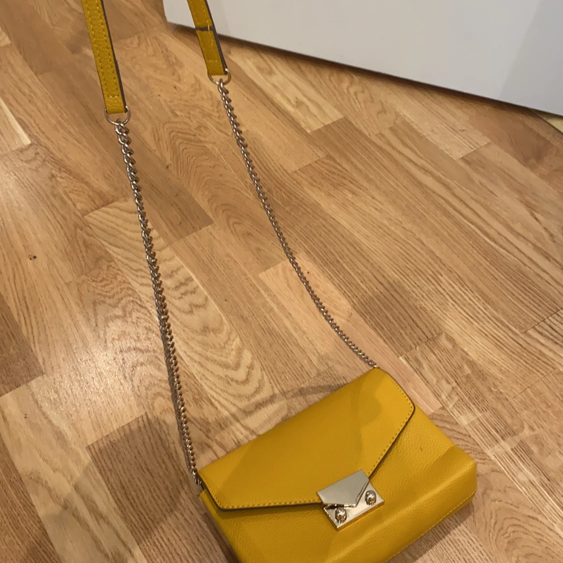 Gul handväska 
