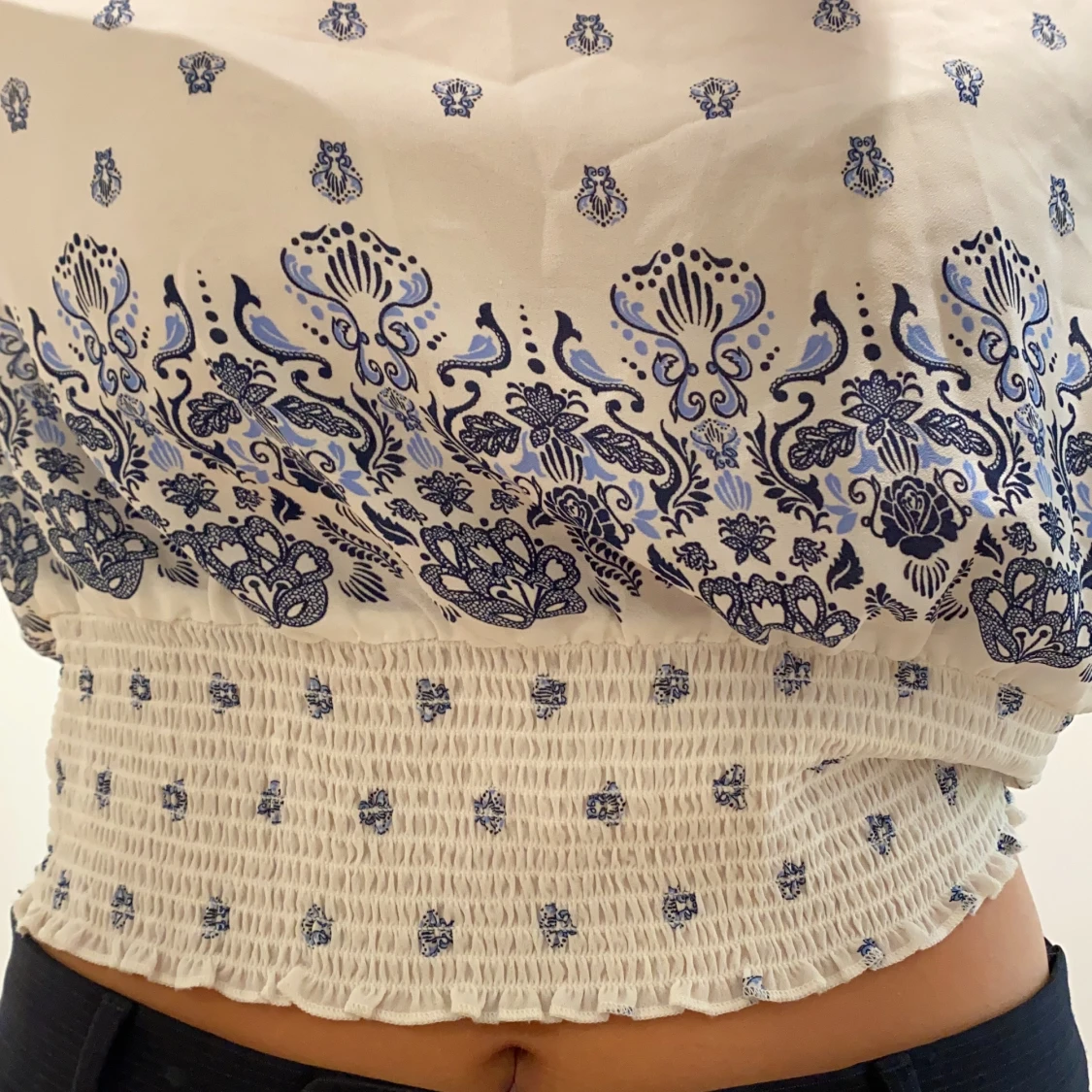 Två offshulder tröjor  - 91