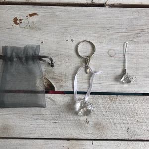 Helt ny nyckelring + påse  - Helt nytt nyckelring + påse! 3 kr plus frakt på 12 kronor!✨