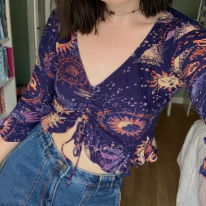 urban outfitters top! - sjukt häftig lila UO top! inte använd så många gånger 