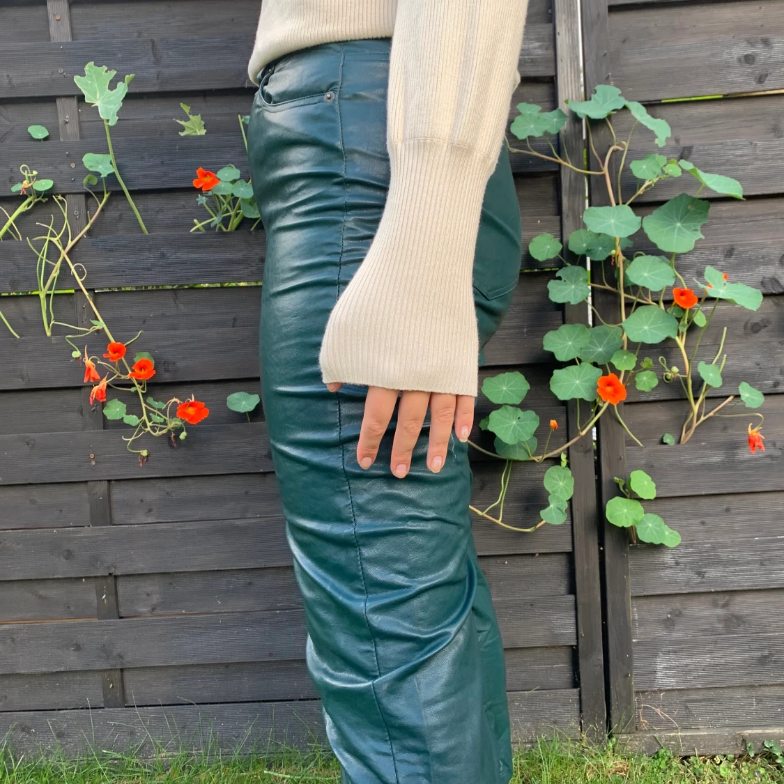 Kakigröna skinnbyxor 