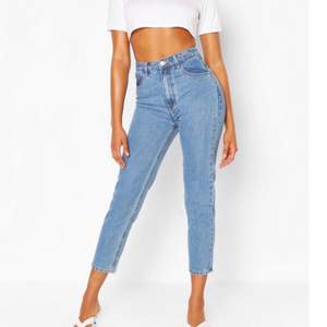 Helt nya jeans säljes pga för små, köpta som strl XL men mer som L, Helt oanvända! 