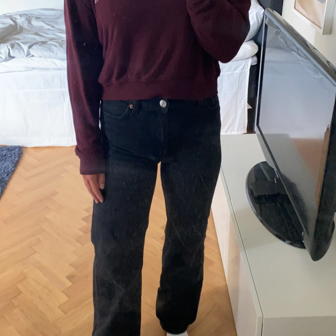 Vinröd tröja från pull and bear i strl s😝 - 91