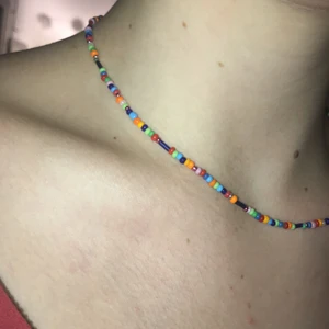 Pärlhalsband❣️ - Hemmagjort pärlhalsband i massa olika färger🤍💜💙💚💛 pris kan diskuteras + frakt