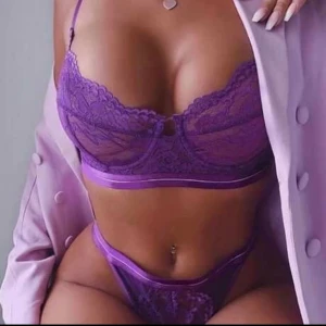 Underkläder - Jätte fina underkläder som jag aldrig använt eftersom jag har så många. Passar mig som har 75B och S. Om många är intresserade blir de budgivning i kommentarerna❤️  frakt ingår ej. Kan visa fler bilder om de önskas!! 