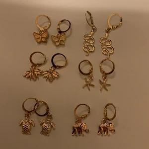 Söta örhängen - Säljer 6st super söta djur örhängen (OANVÄNDA). 1 par örhängen kostar 30kr + frakt (11kr). Du får självklart köpa fler om du vill. Kontakta gärna om du är intresserad! ❤️🥰