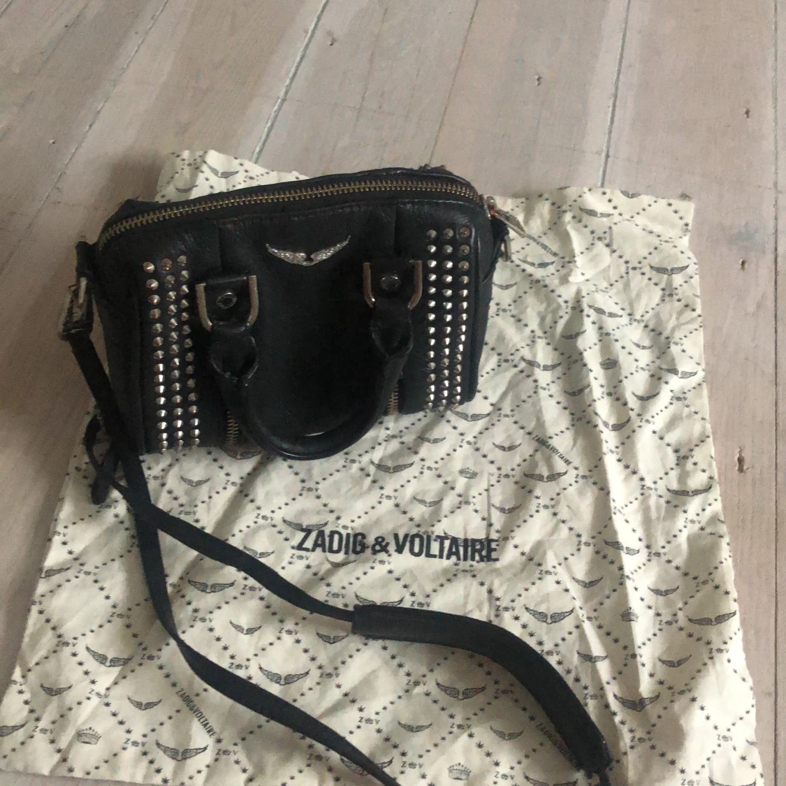 Zadig & Voltaire väska med nitar - 90