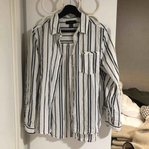  - Liten i storleken. Mer en 36a :)