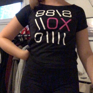 Tränings T-shirt  - Inte använd. Storlek 146/152 från soc. Kan möta upp i Lund annars står köparen för frakten 💗