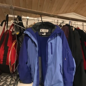 Vintage jacka  - Jätte snygg vintage dun jacka i storlek S. Bud från 120 kr, frakt ingår inte. Bud i kommentarerna!