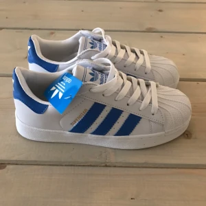  - Helt nya Adidas Superstar