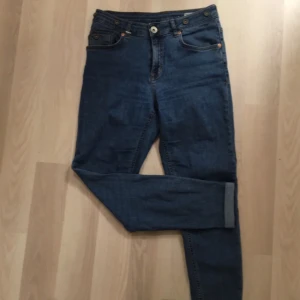  - Jeans från lager 157 med hög midja