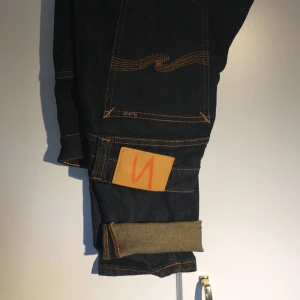  - Aldrig använda nudie jeans.