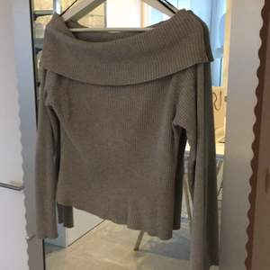 Grå rill knit fold sweater
