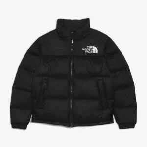  - The north face jacka, jätte bra skick. Perfekte vinterjackan. Köpte den i september detta år, så har alltså ba använt den i typ 2 månader. Köpte för 2700kr o säljer för 2000kr.Köparen står för frakt Priset kan diskuteras 