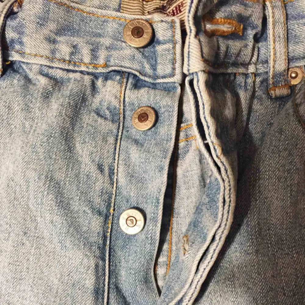 Skitsnygga blåa jeans från In-wear! Säljer pga att jag ej använder dom så ofta💙 . Jeans & Byxor.