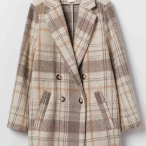  - Jag säljer min kappa från HM då jag köpte en annan beige-aktig. Jag är vanligtvis en 36, så denna jacka passar för dig som har både 36 och 38. Köpren står för frakt 😊 !!!! OBS BUDGIVNING PÅGÅR: 510kr ATM