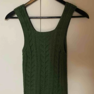  - Fint stickat linne köpt på second hand. Storlek xs/s. Fint skick. Frakt tillkommer. 