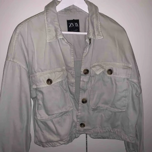  - Jeansjacka mintgrön från zara, använd 2 gånger.