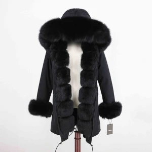  - Oanvänd pälsjacka från garoff, har ingen användning av den då de inte min stil och vill få bort snabbt därför kan priset diskuteras vid snabb affär! Äkta päls  Muddarna är dock inte på den här jackan !