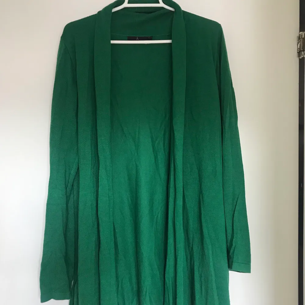 Long green summer cardigan. Tröjor & Koftor.