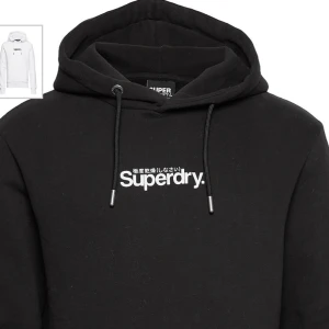 Superdry JPN hoodie (svart) - Superdry JPN hoodie (svart) använd fåtal gånger. Köpt för 800, sparsamt använd. Passar även M. 
