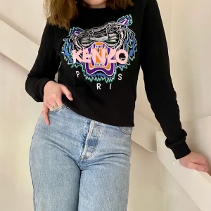 Kenzo tröja - Jättefin Kenzo-tröja. Använd fåtal gånger, pris går att diskuteras 