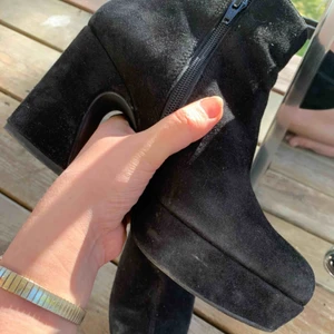  - Vagabond black 70’s Barbie boot klackhöjd ca 1dm. Mocka & mockabehandlade 