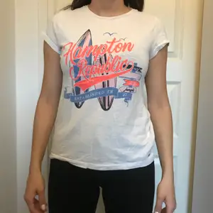 En jättefin Hampton republic t-shirt, storlek S🌸 Köparen står för frakten🌸