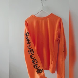  - Orange sweatshirt ✨✨